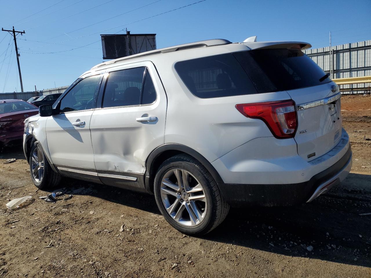 2016 Ford Explorer - Image 2