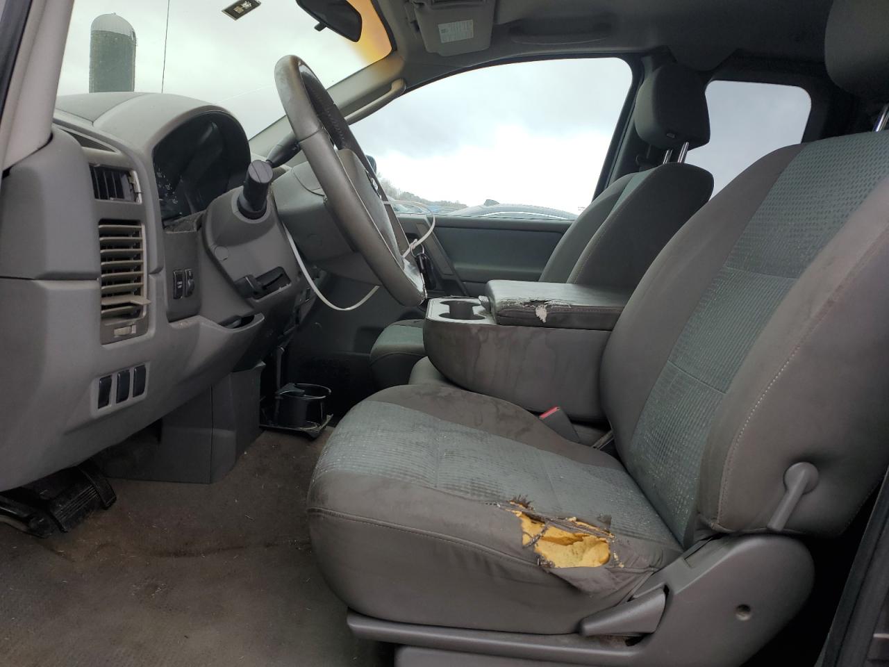 2005 Nissan Titan - Image 7