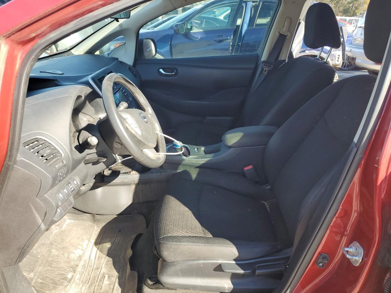 2015 Nissan Leaf - Image 7
