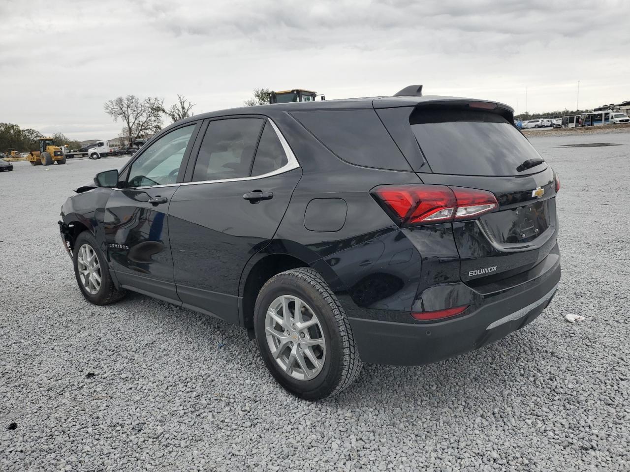 2023 Chevrolet Equinox - Image 2