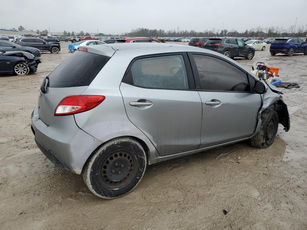 2013 Mazda 2 - Image 3
