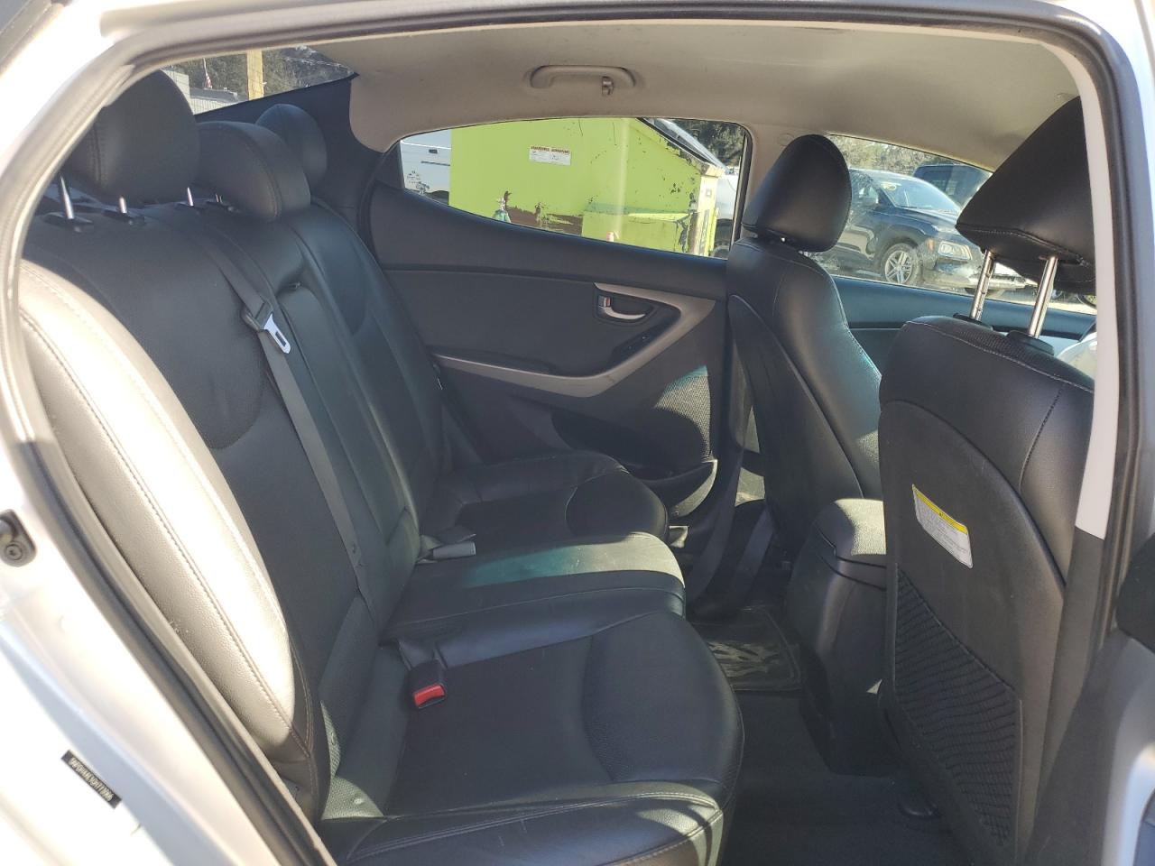 2016 Hyundai Elantra - Image 10