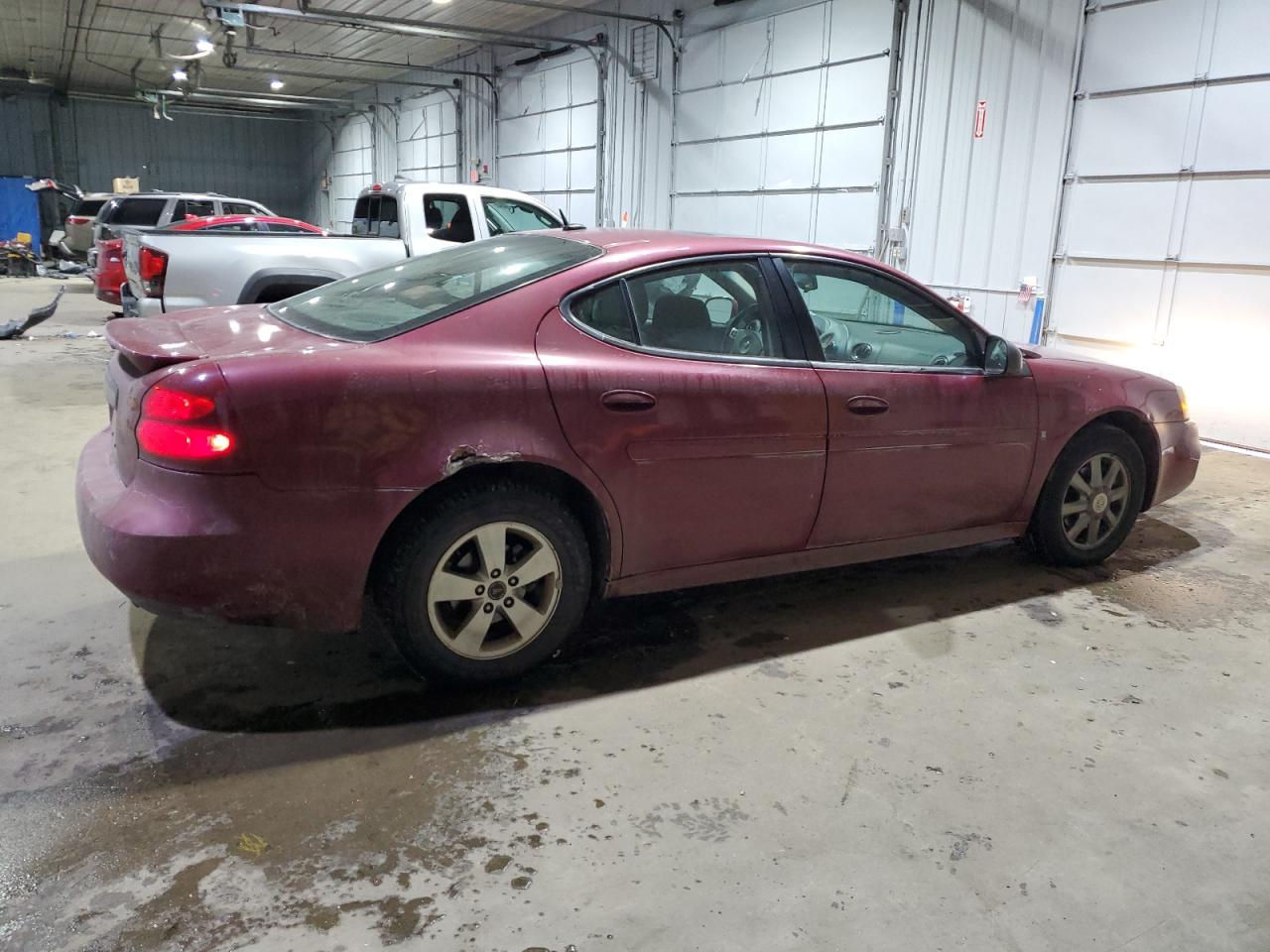 2006 Pontiac Grand Prix - Image 3