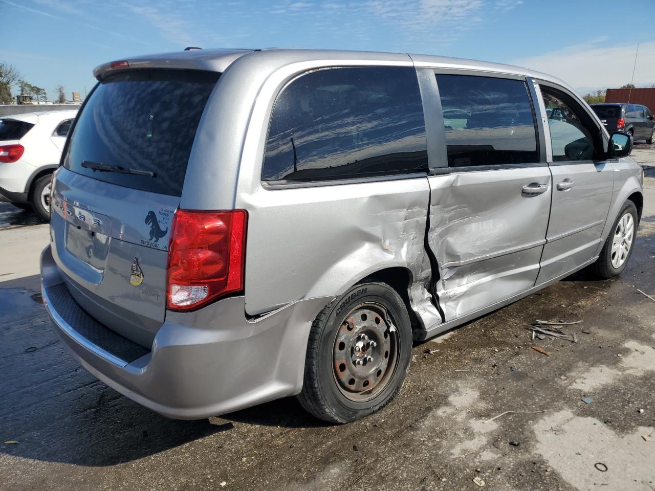 2014 Dodge Caravan - Image 3