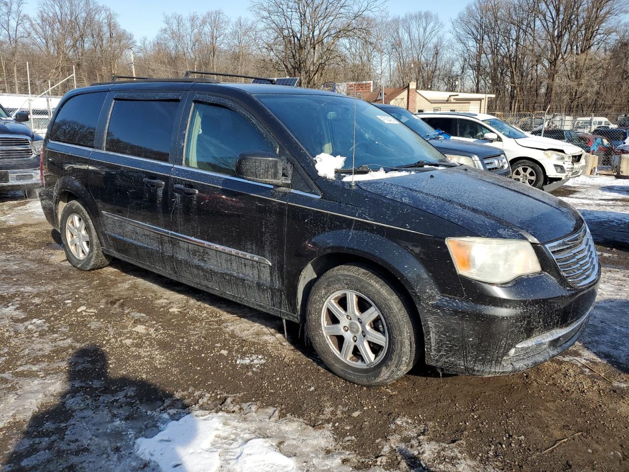 2011 Chrysler Town & Country - Image 4