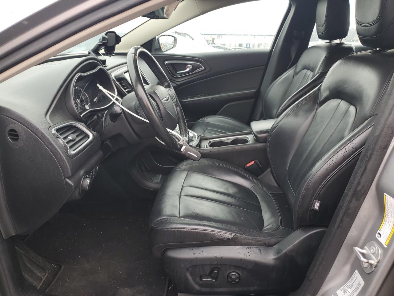 2016 Chrysler 200 - Image 7