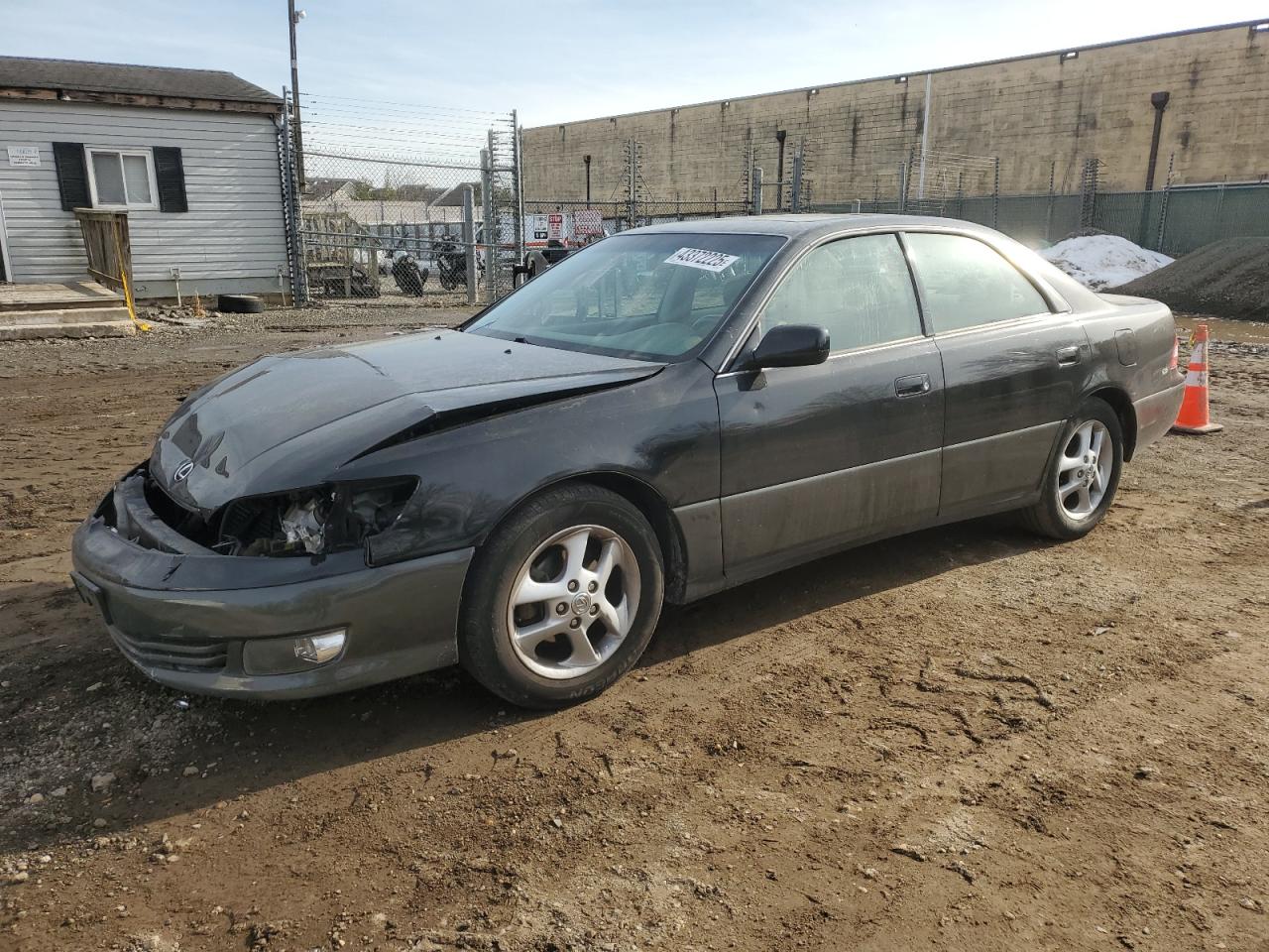 2000 Lexus ES - Image 1
