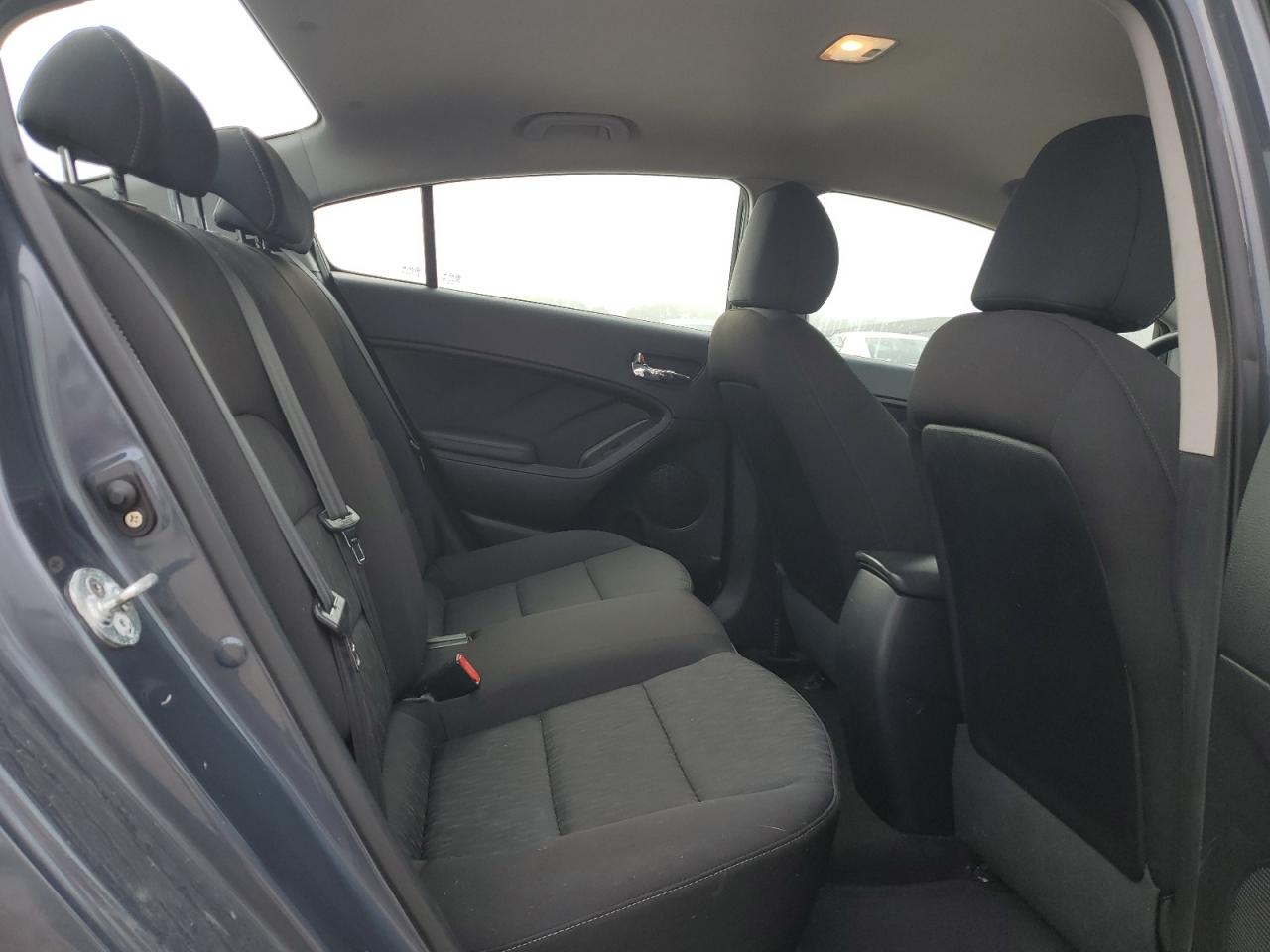 2016 Kia Forte - Image 10