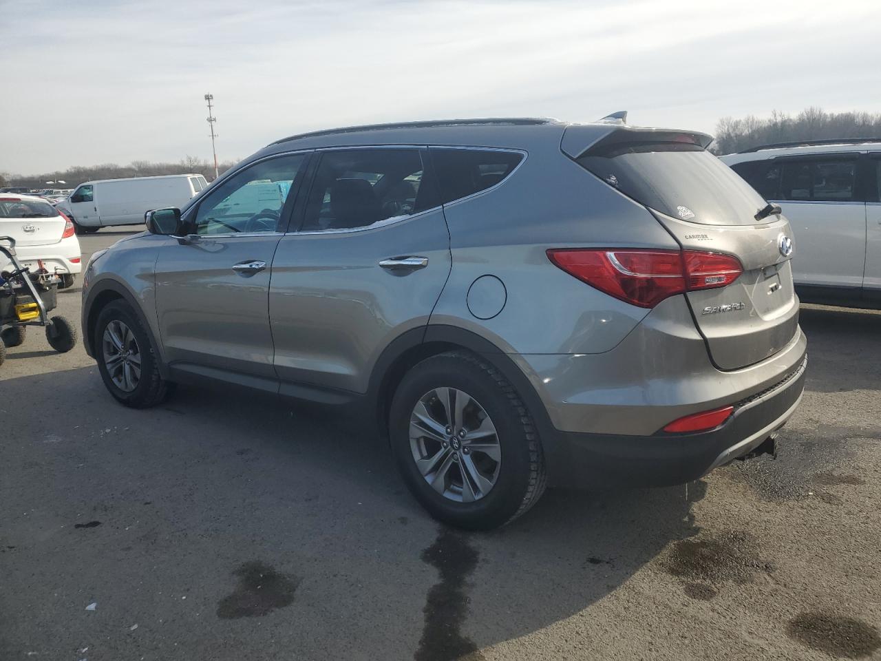 2015 Hyundai Santa Fe - Image 2