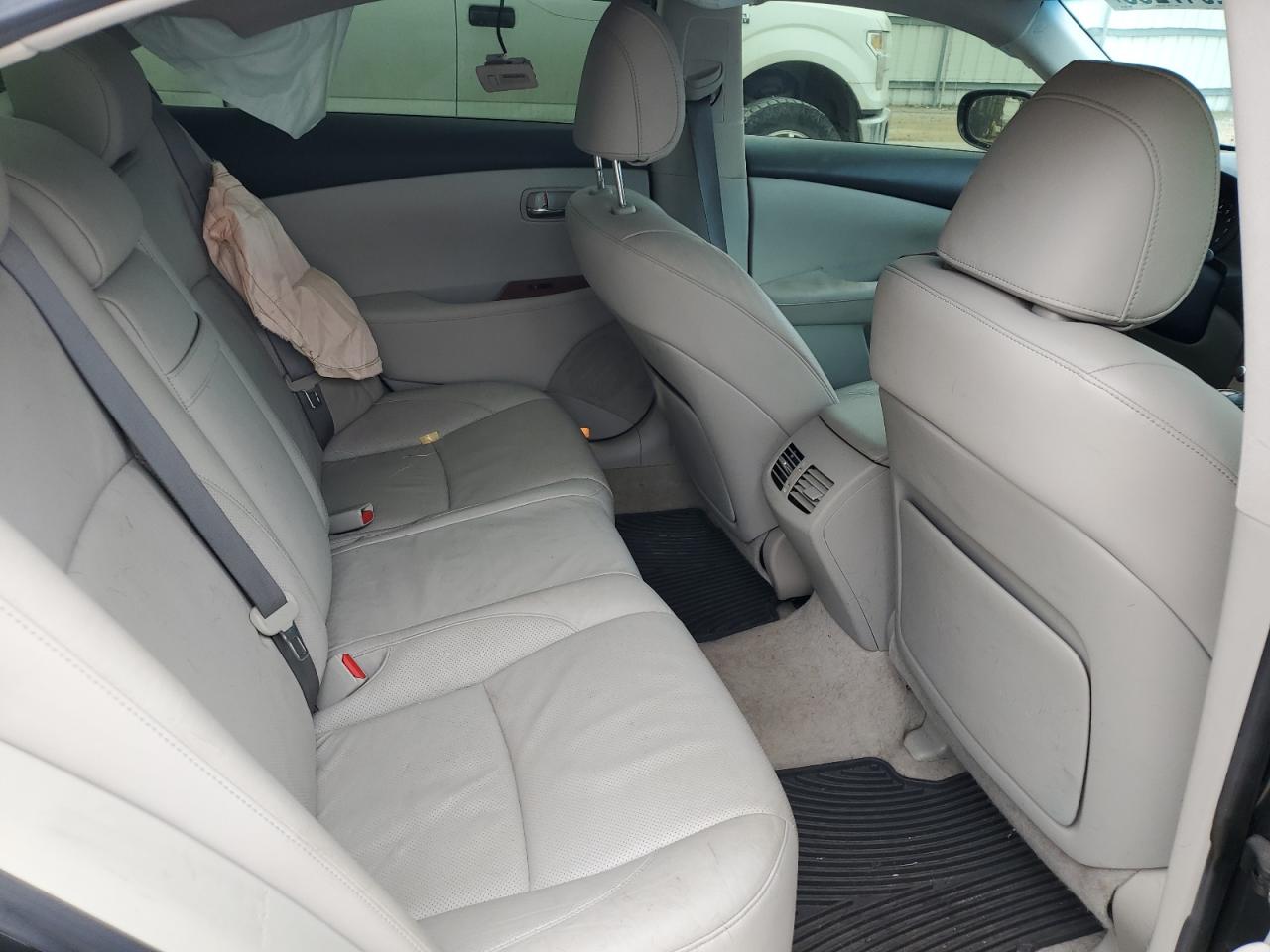 2009 Lexus ES - Image 10
