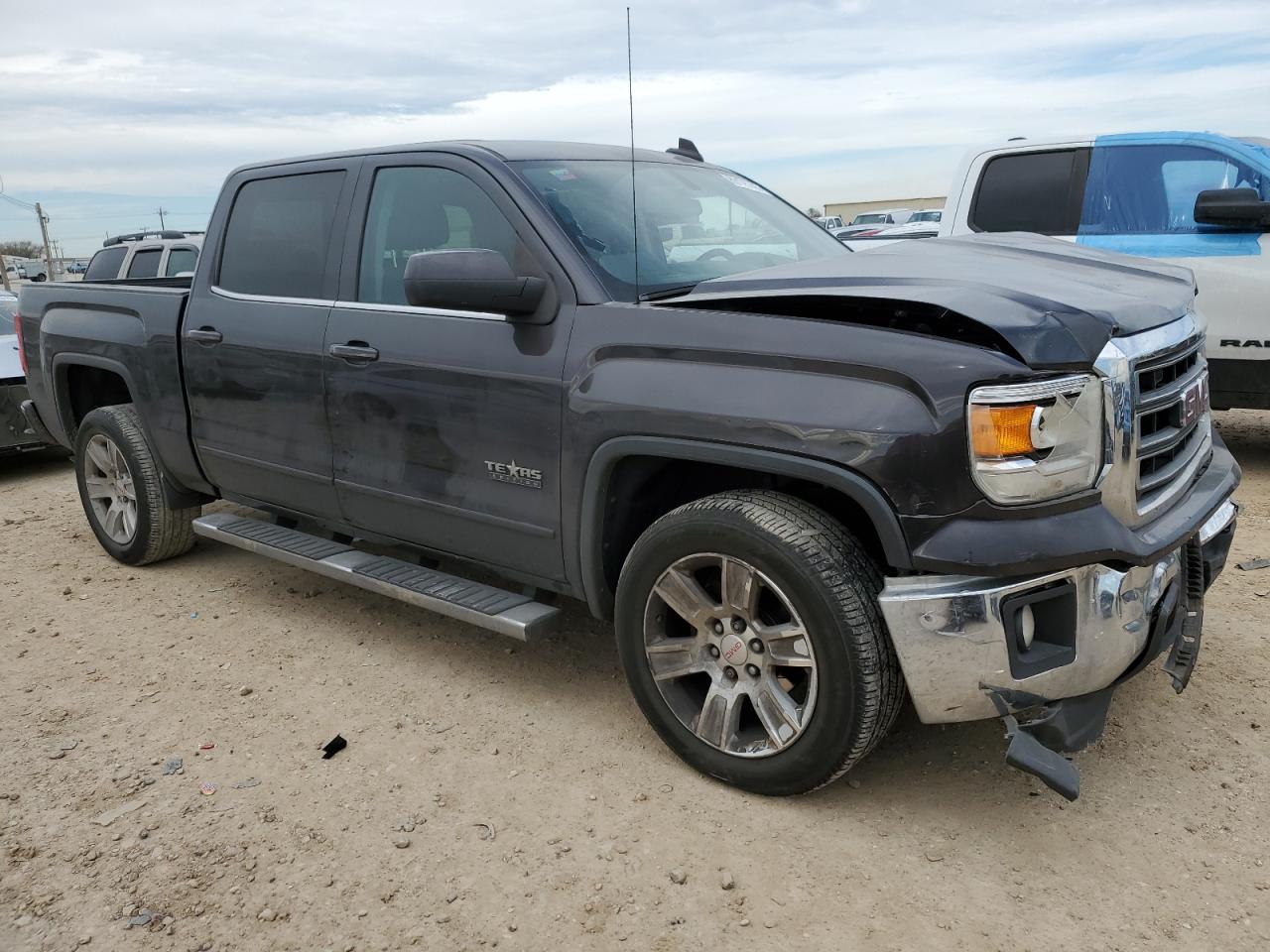 2015 GMC Sierra - Image 4