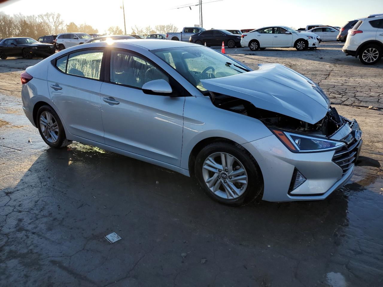 2019 Hyundai Elantra - Image 4