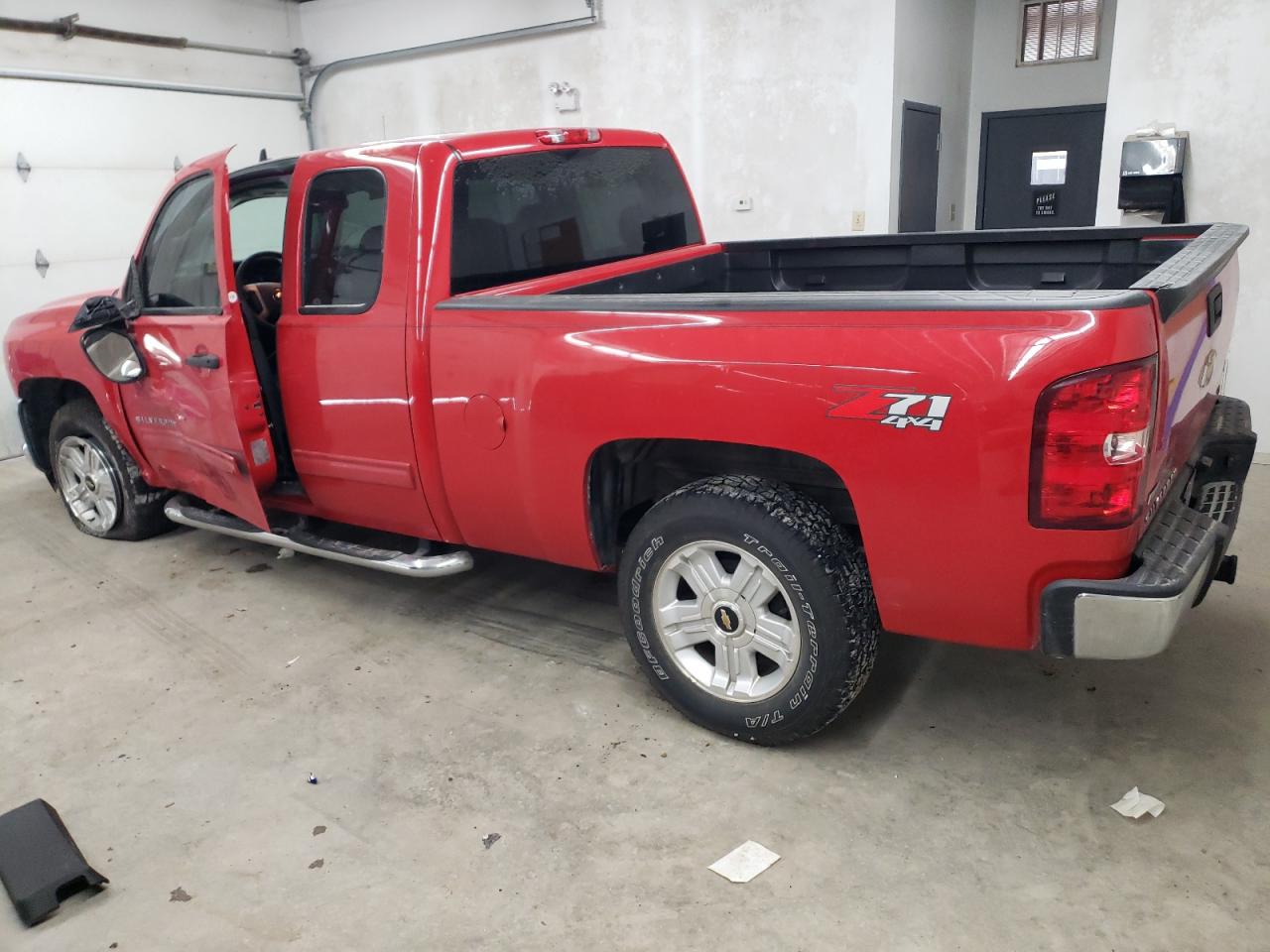 2012 Chevrolet Silverado - Image 2