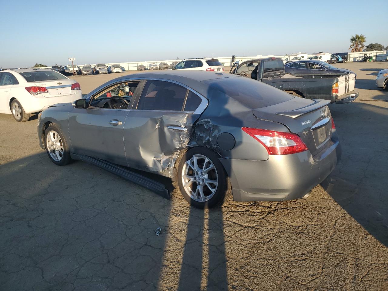 2010 Nissan Maxima - Image 2