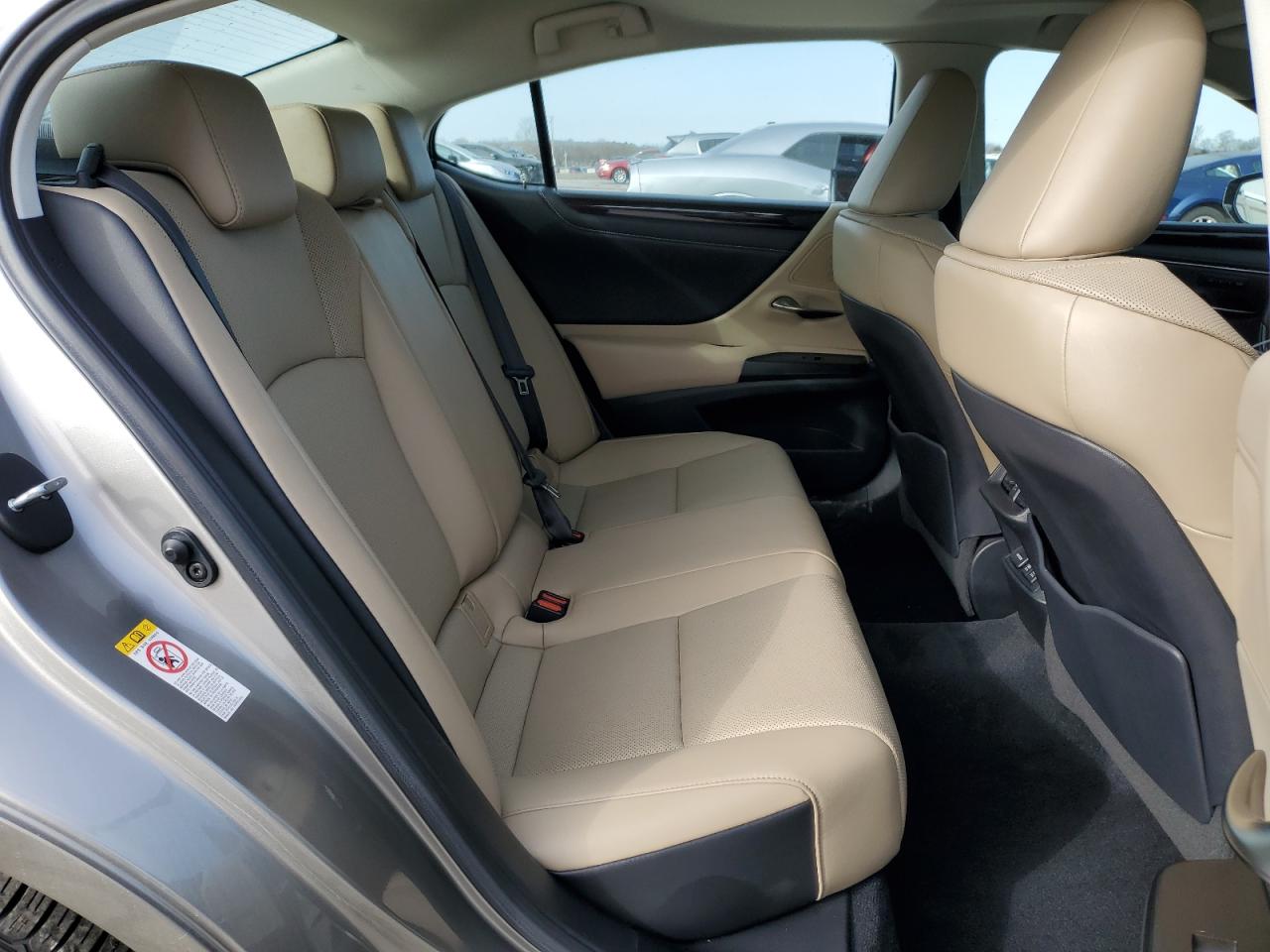 2019 Lexus ES - Image 10