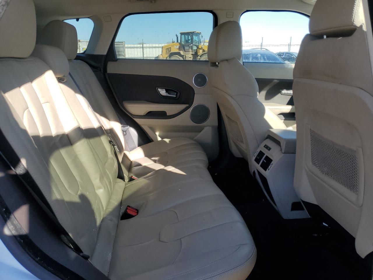 2015 Land Rover Range Rover - Image 12