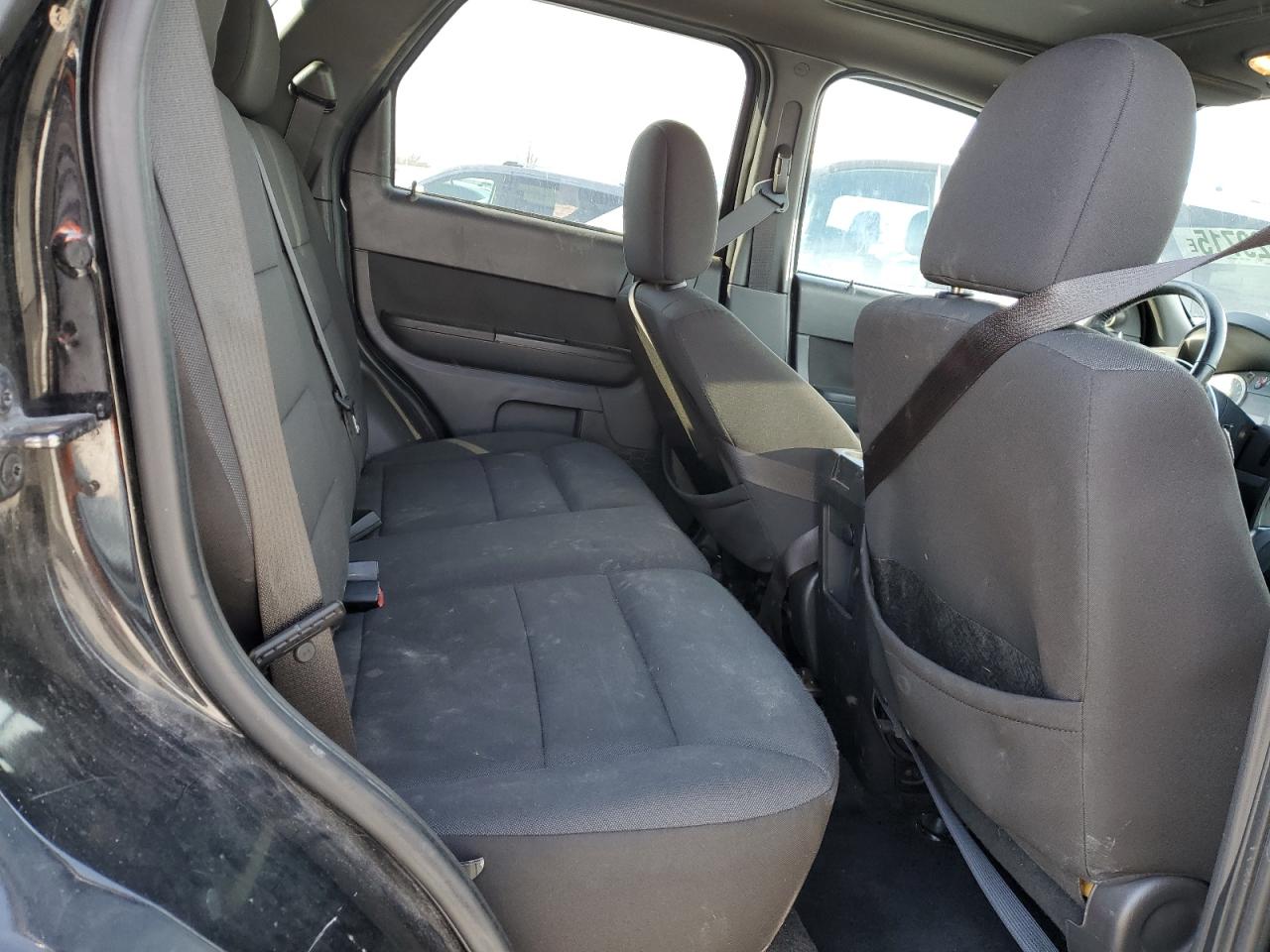 2010 Ford Escape - Image 11