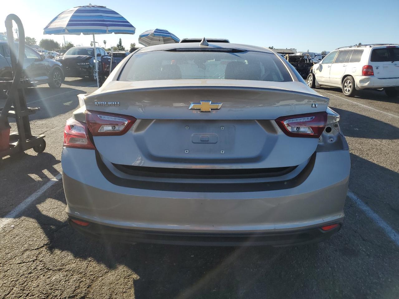 2022 Chevrolet Malibu - Image 6