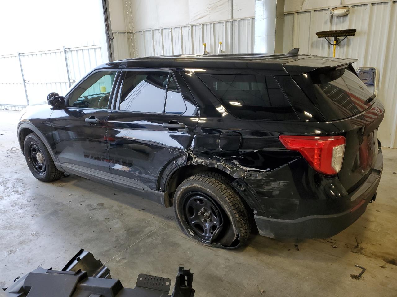 1FM5K8AB2NGA27211 2022 FORD EXPLORER - Image 2