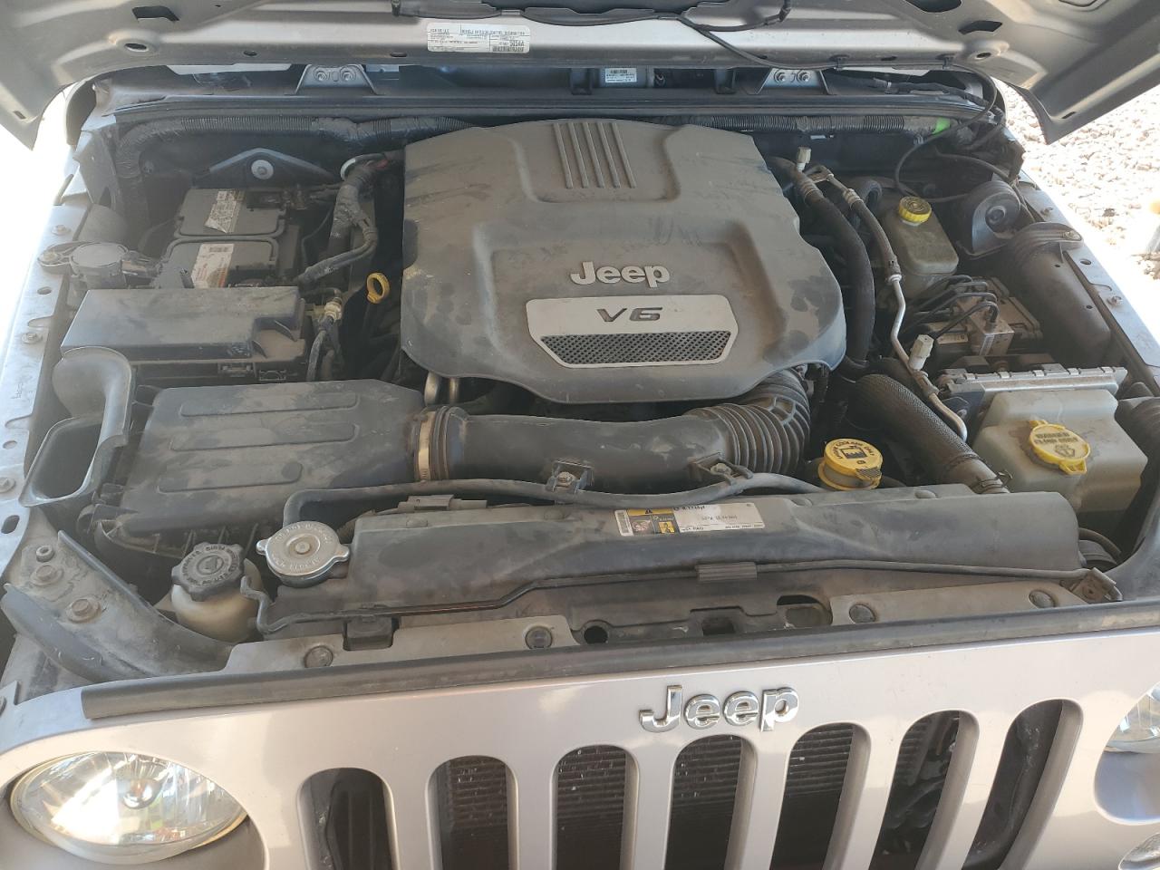 2016 Jeep Wrangler - Image 11