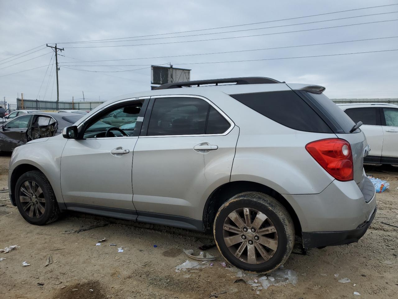 2011 Chevrolet Equinox - Image 2