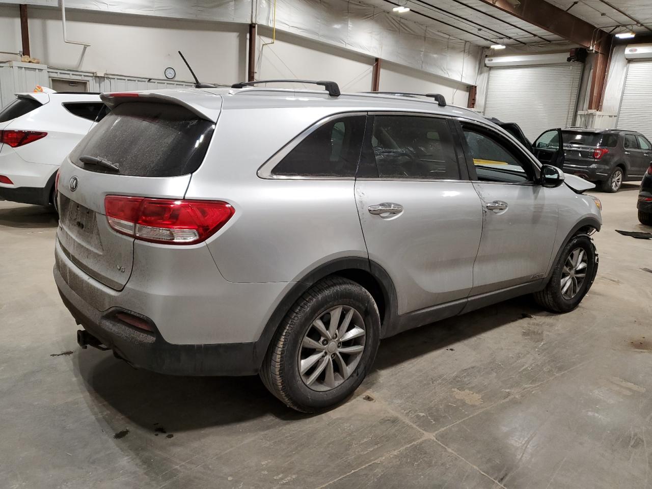 2017 Kia Sorento - Image 3