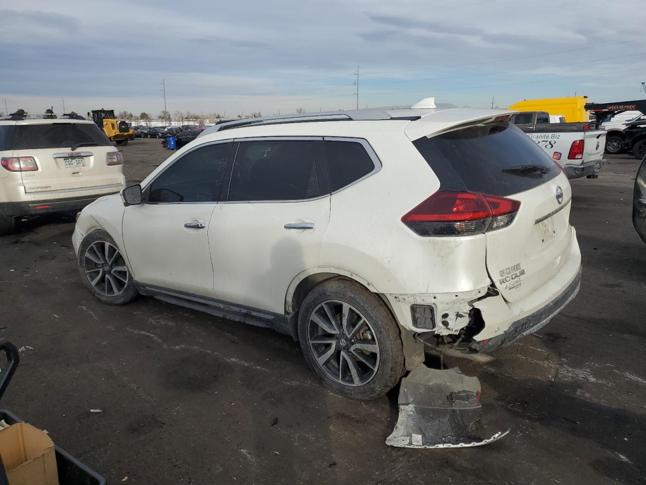 2019 Nissan Rogue - Image 2