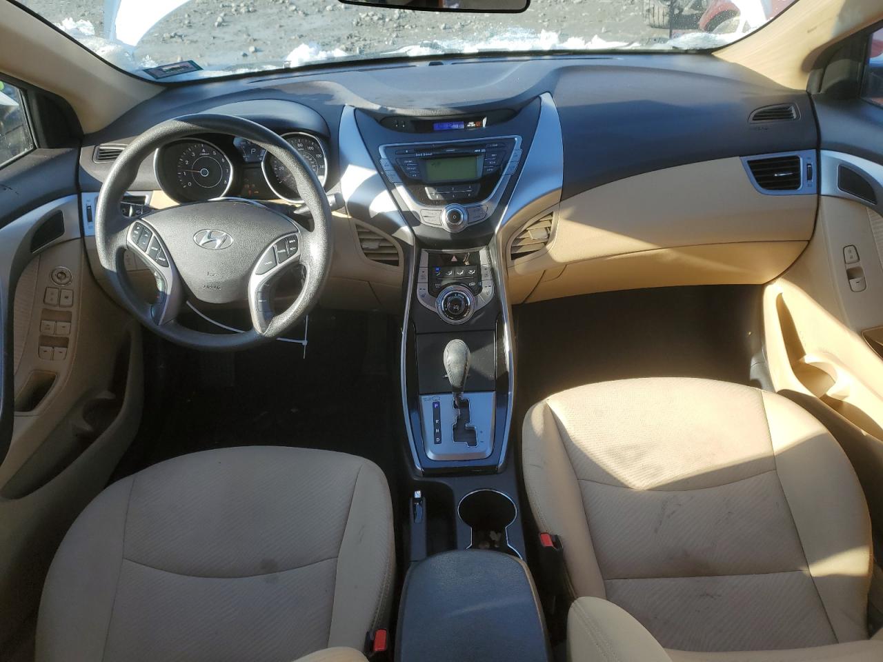 2013 Hyundai Elantra - Image 8