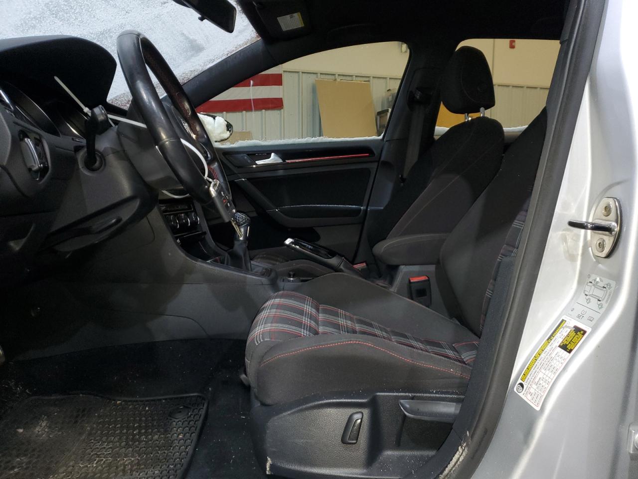 2016 Volkswagen GTI - Image 7