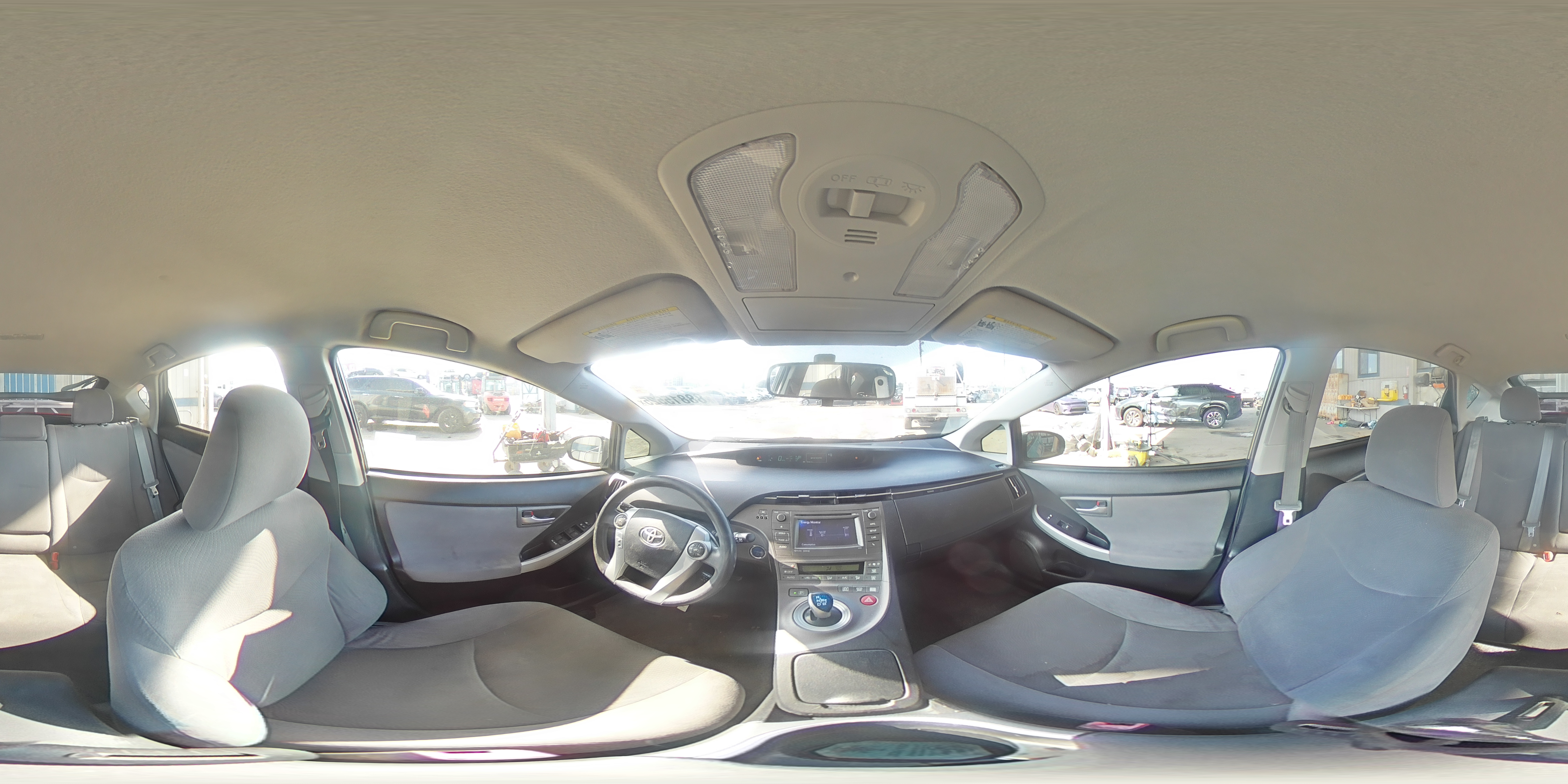 2012 Toyota Prius - Image 13