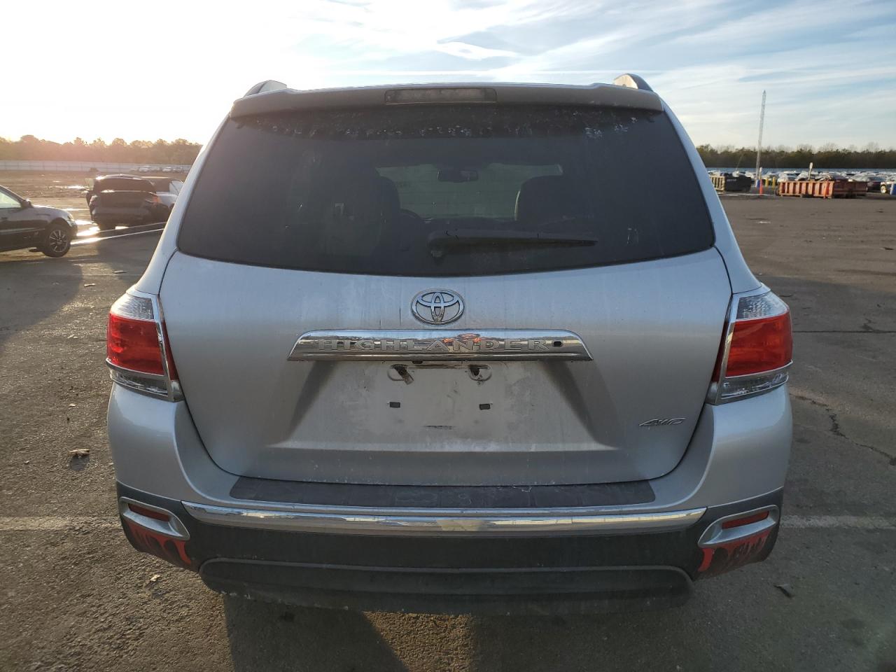 2013 Toyota Highlander - Image 6