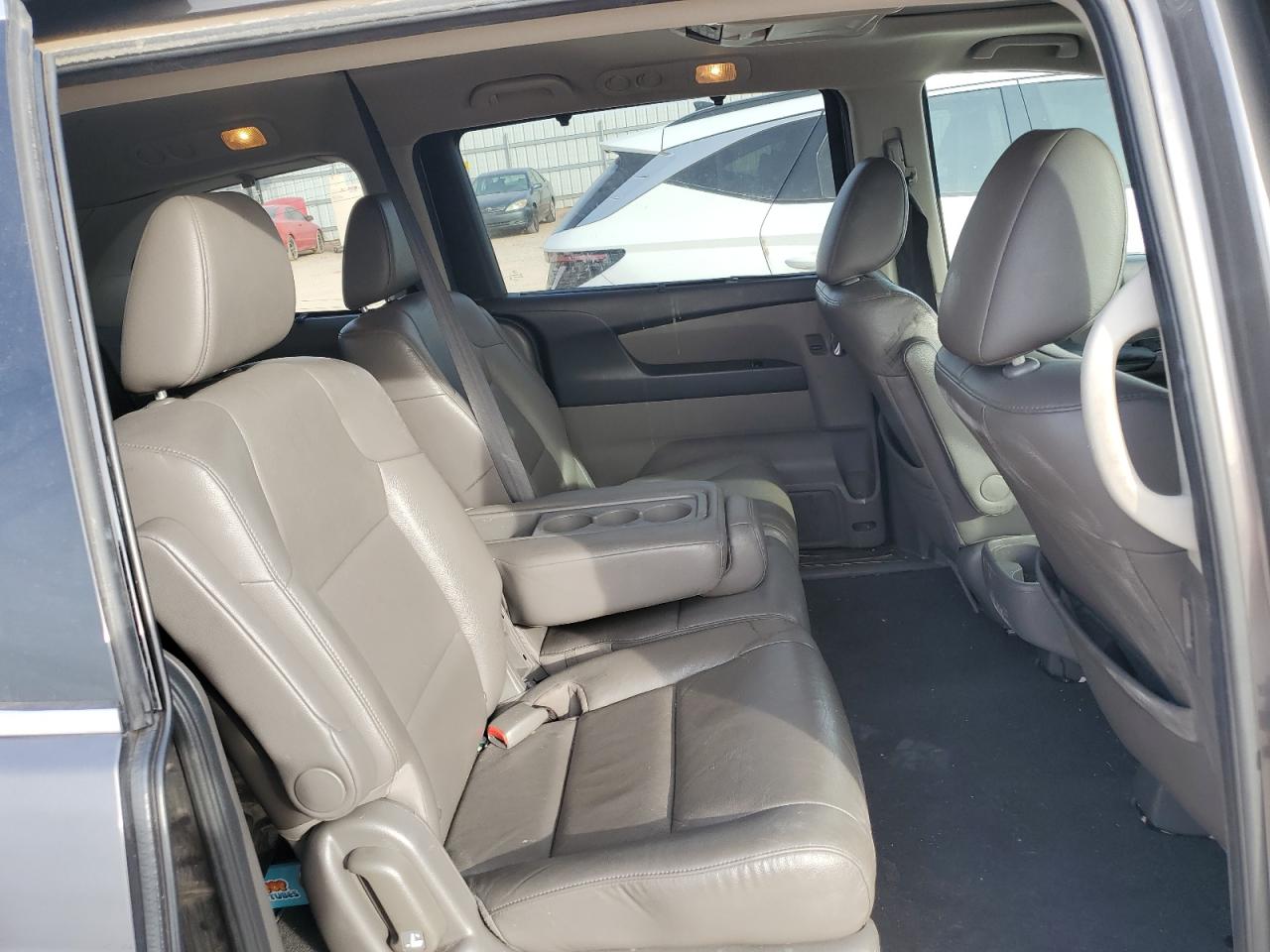2014 Honda Odyssey - Image 11