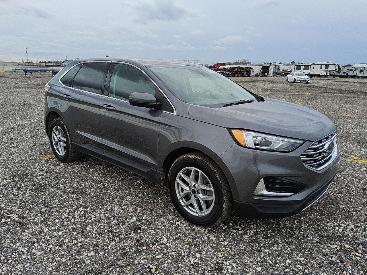 2022 Ford Edge - Image 4