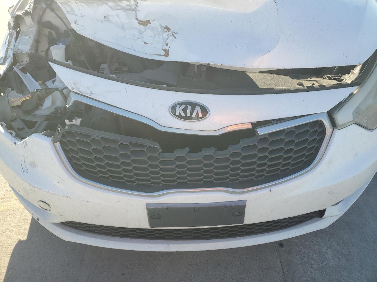 VIN KNAFX4A67F5320571 2015 KIA FORTE no.11