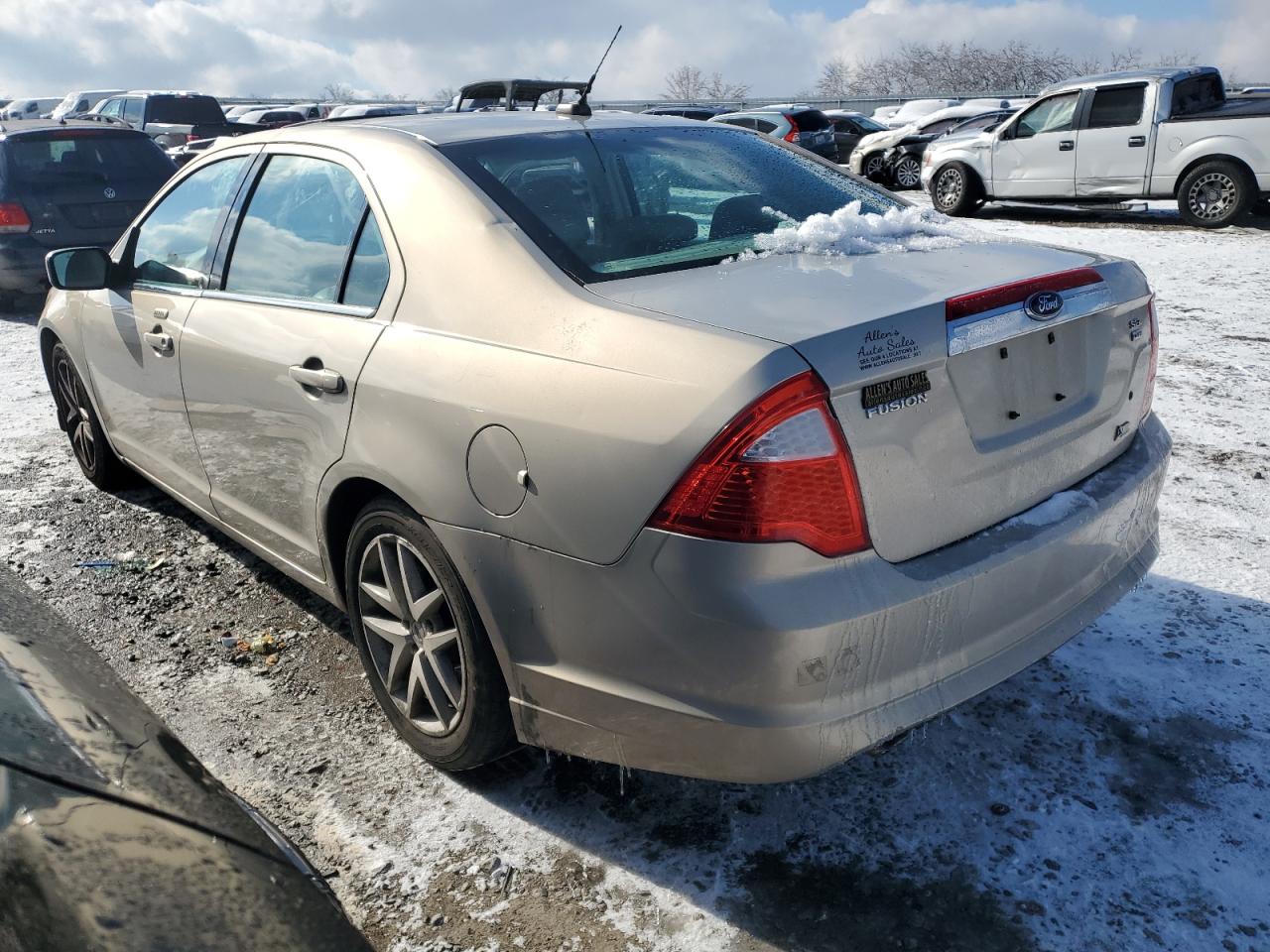 2010 Ford Fusion - Image 2