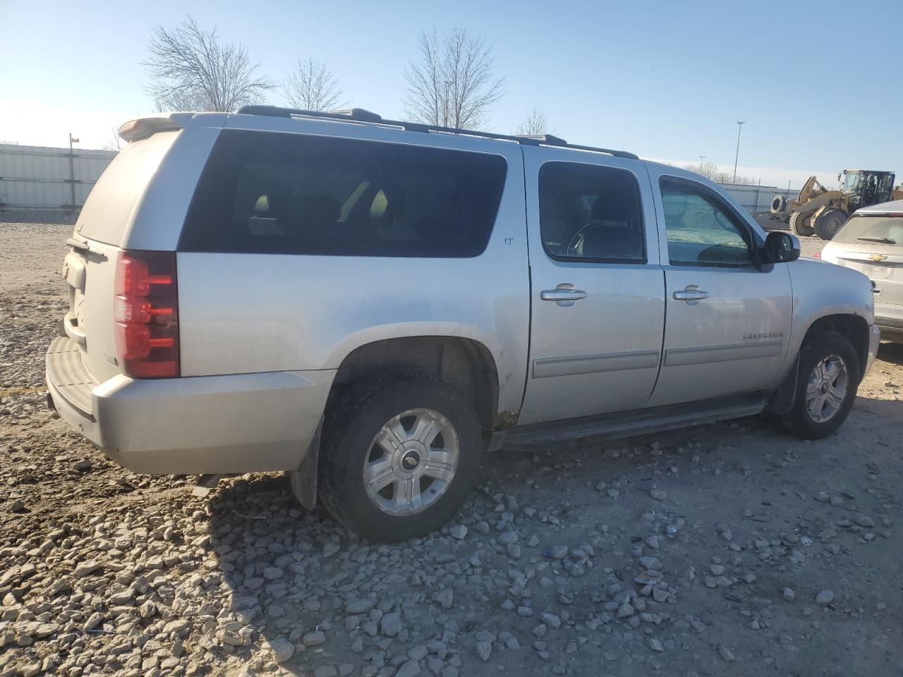 2011 Chevrolet Suburban - Image 3