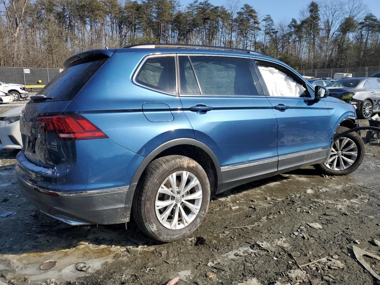 2018 Volkswagen Tiguan - Image 3