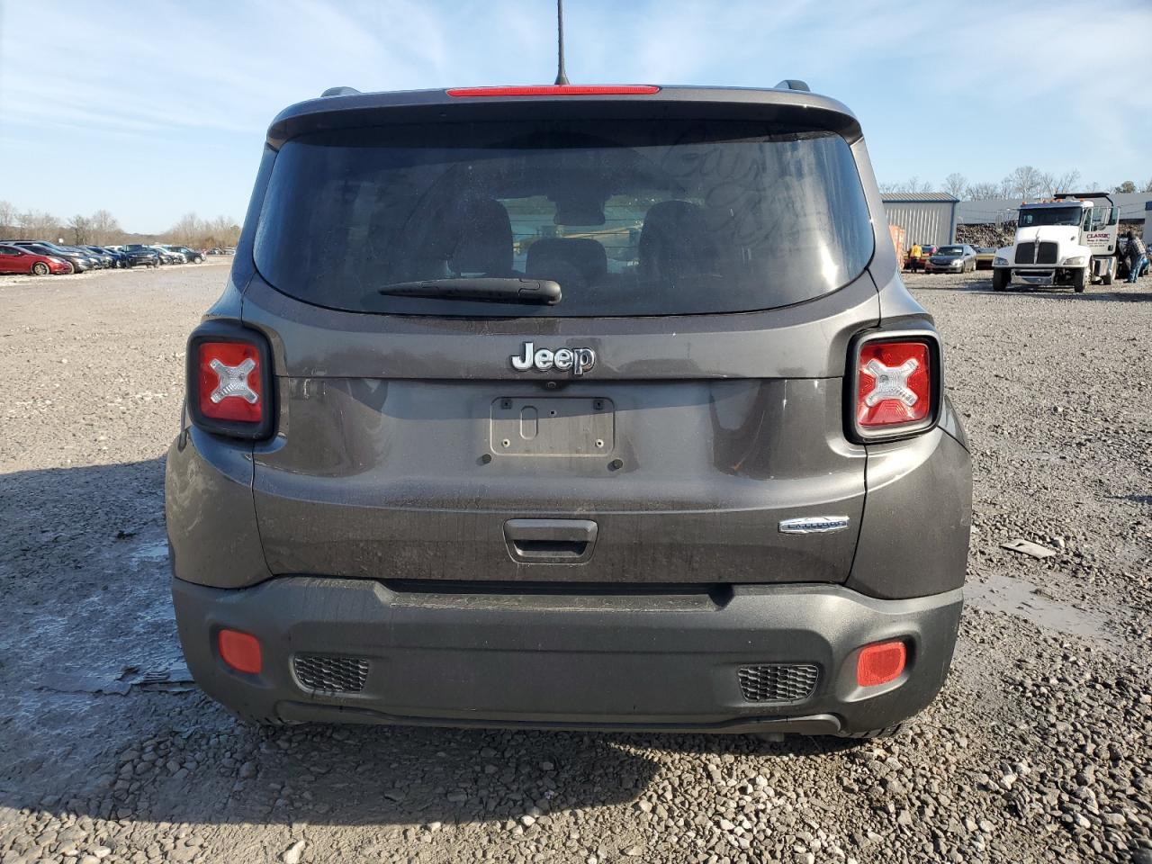 2018 Jeep Renegade - Image 6