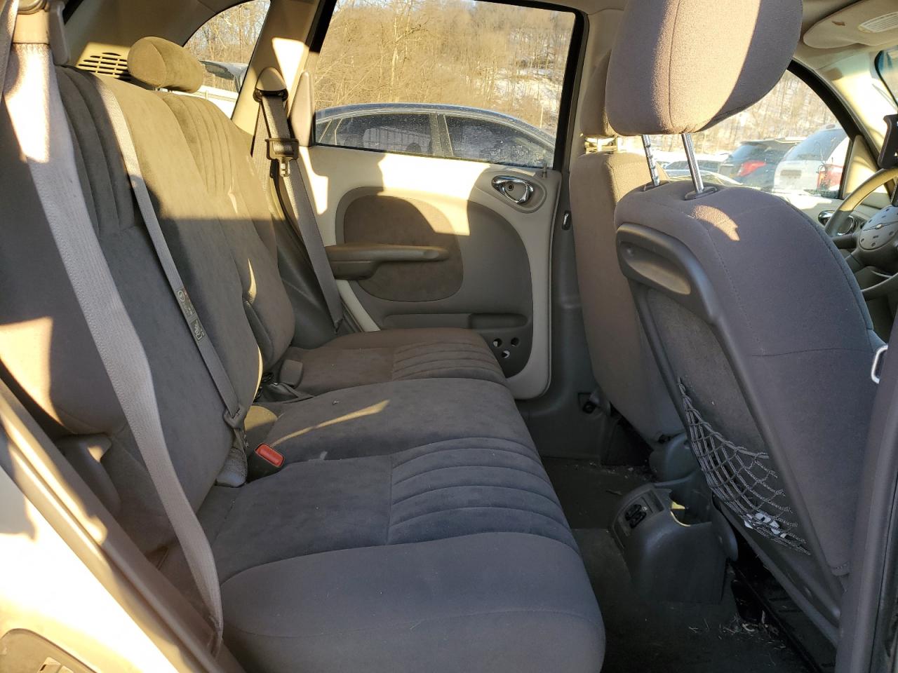 2002 Chrysler PT Cruiser - Image 10