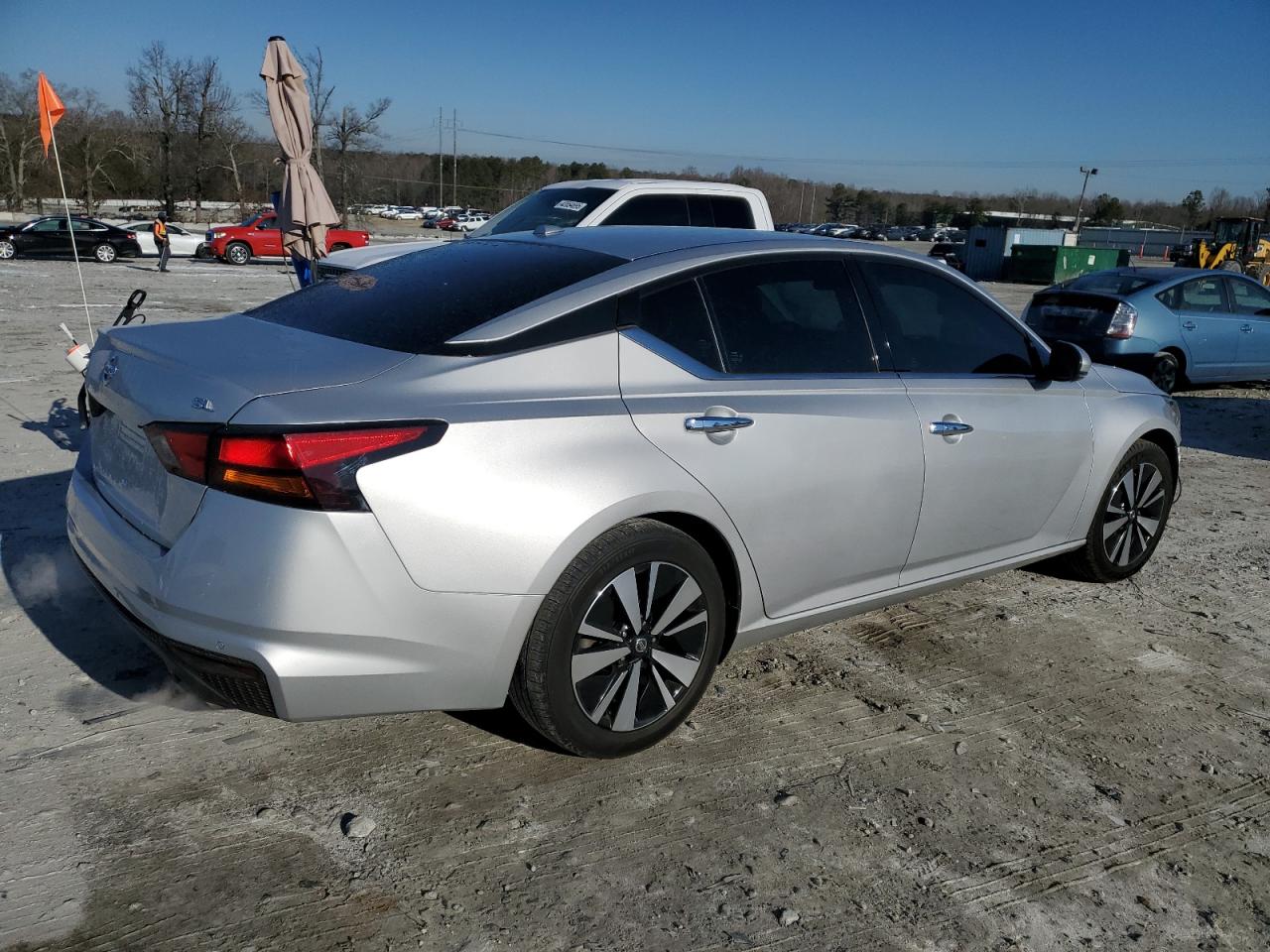 2020 Nissan Altima - Image 3