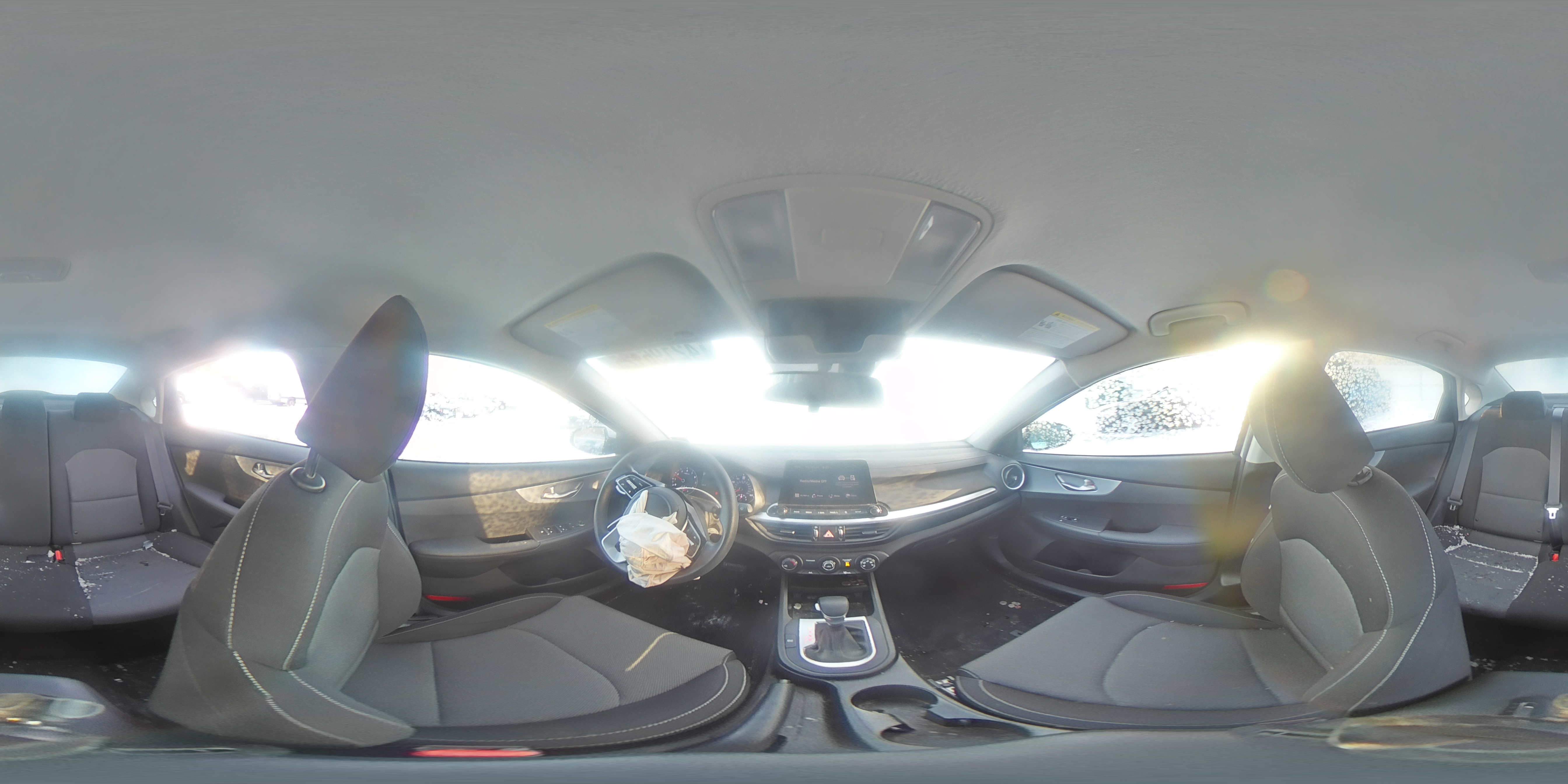 2023 Kia Forte - Image 12