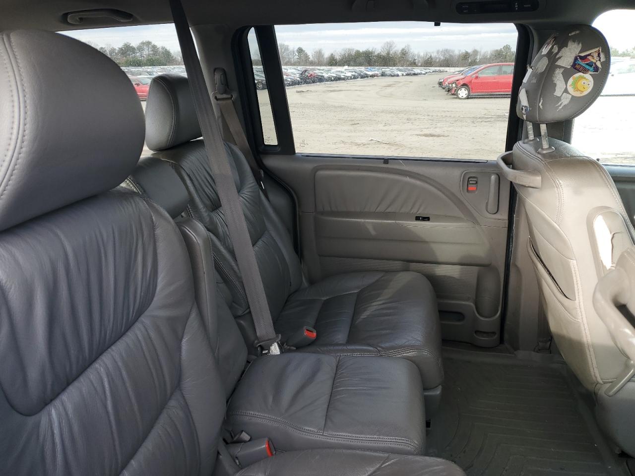 2010 Honda Odyssey - Image 11