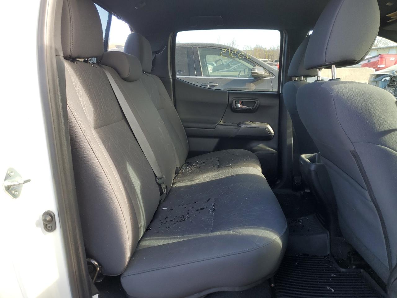 2019 Toyota Tacoma - Image 10