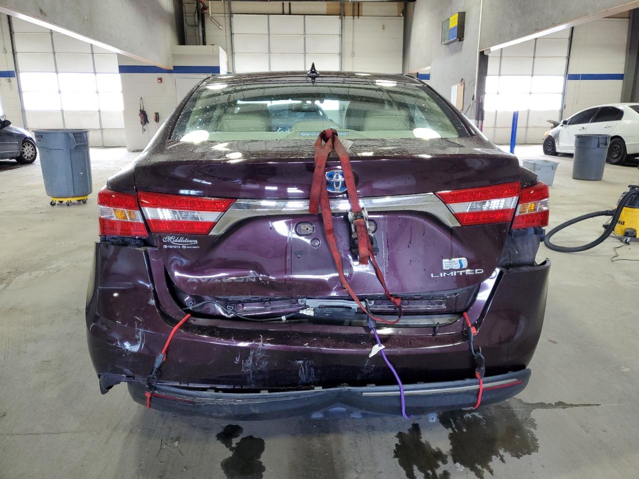 2014 Toyota Avalon - Image 6
