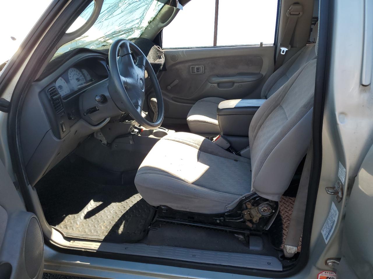 2004 Toyota Tacoma - Image 7