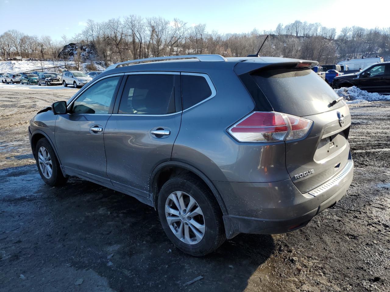 2015 Nissan Rogue - Image 2