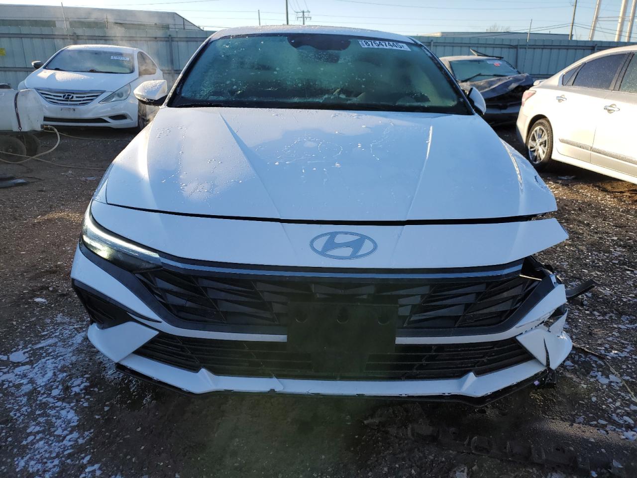 2024 Hyundai Elantra - Image 5