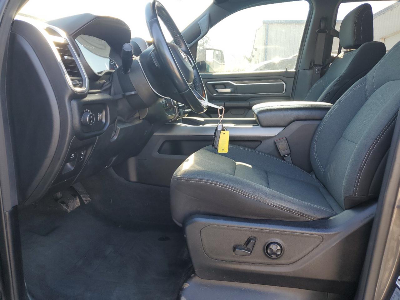 2021 RAM 1500 - Image 7