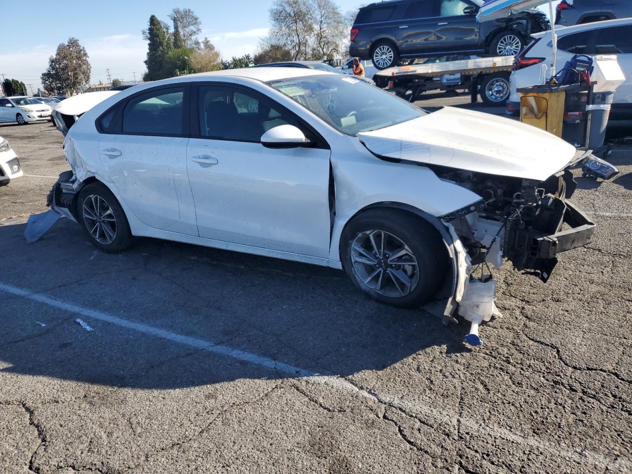 2023 Kia Forte - Image 4