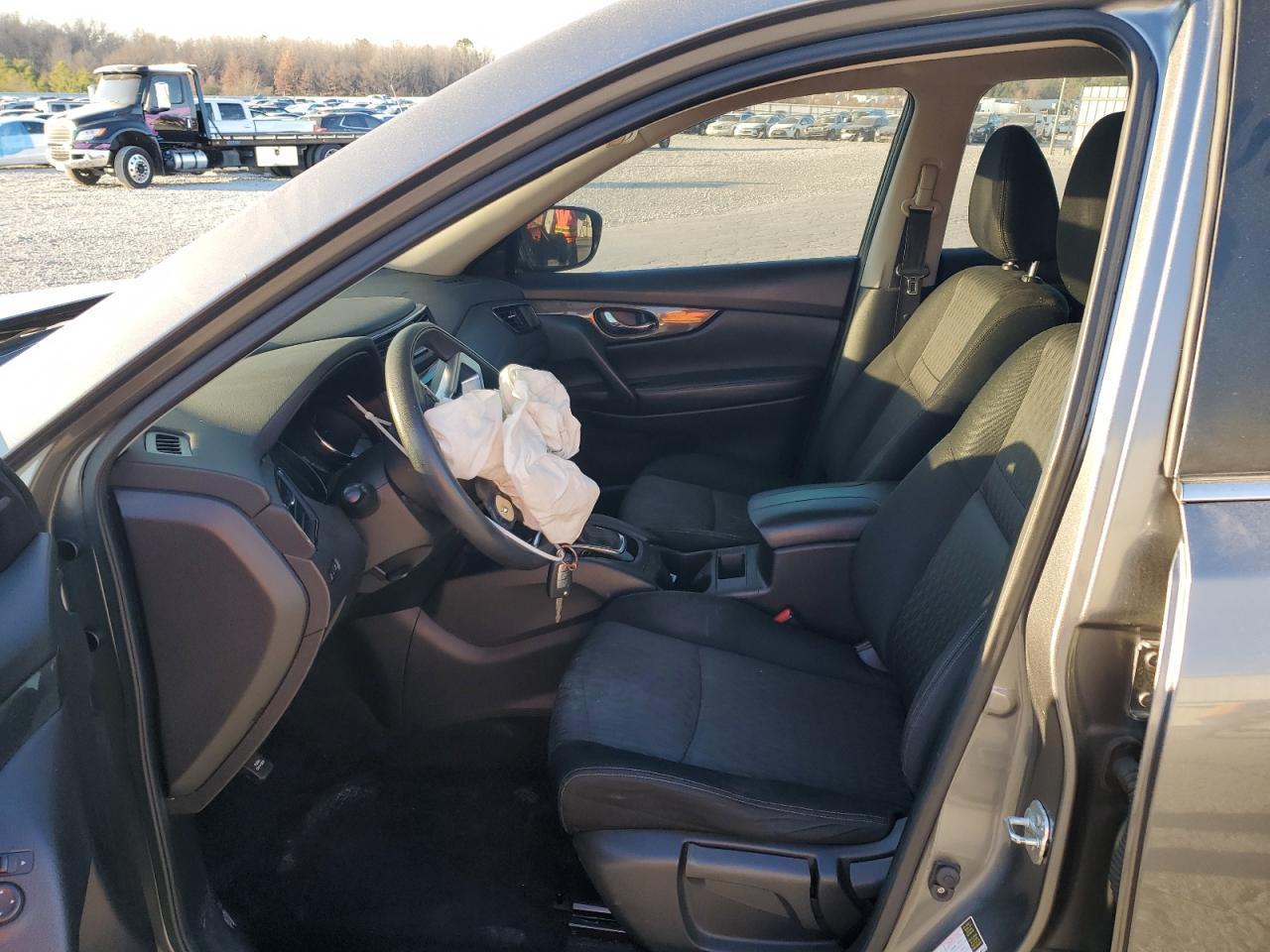2017 Nissan Rogue - Image 7